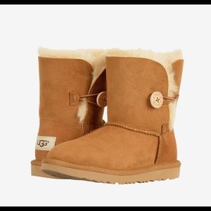 NEW!! Ugg Kids - Bailey Button II